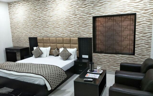 Hotel Mandakini Lush