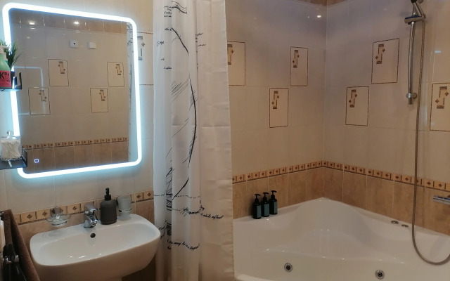 Prostornye Appartamenty S Dzhakuzi Apartments