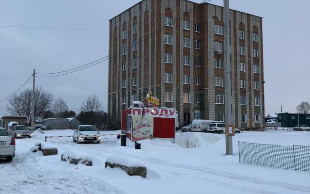 Aeroport Tolmachevo Apartments