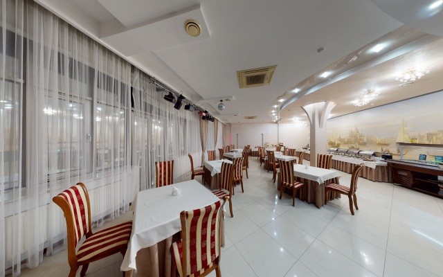 Platan Yuzhniy Hotel