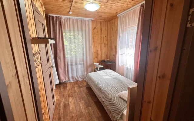 Guest house Gostevoj dom FOREST TRAIL