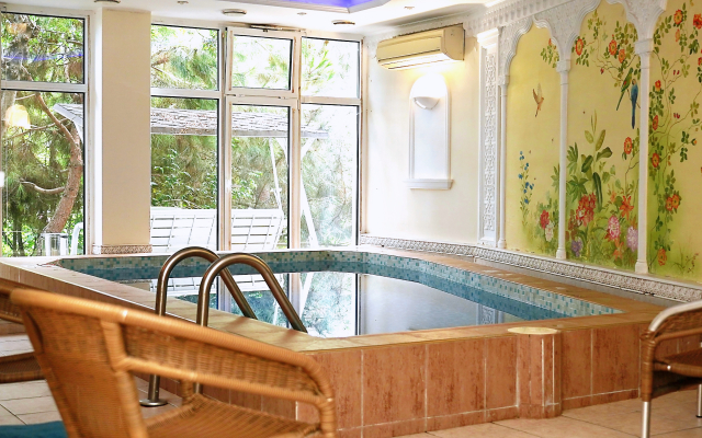 Bon Maison  Boutique Hotel
