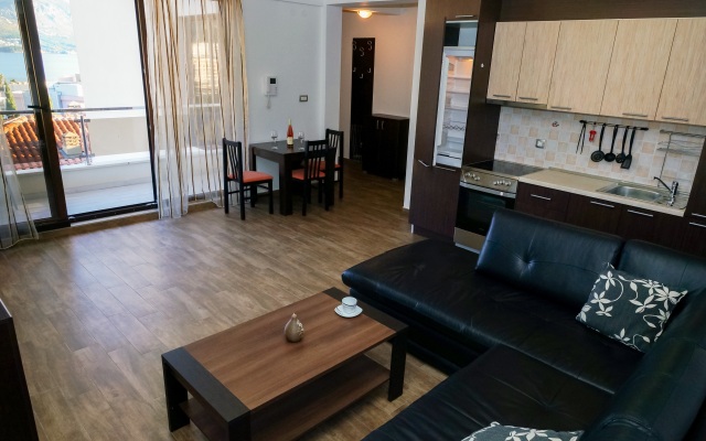 Clever II Apartments
