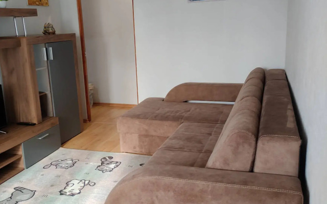 Na Atamanskaya 60A Flat