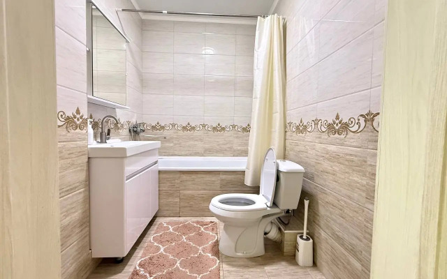 Uyutny Apartament v Bishkeke na Molodoy Gvardii 94 Flat