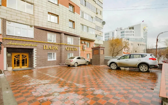 Отель Александровский парк-отель