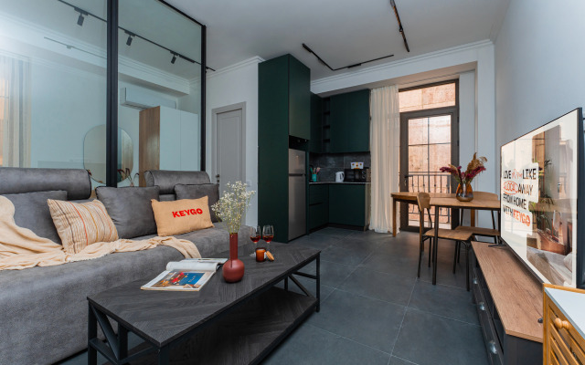 KeyGo #0160, 1 Bedroom, Designed with Balcony Apartments