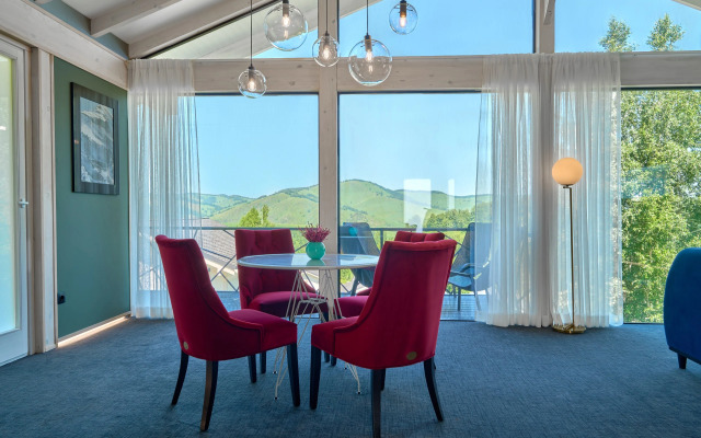 Altay Pelas Chalet