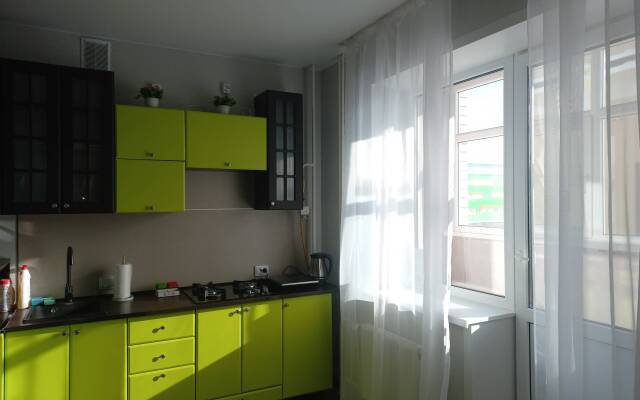 V Novom Dome Flat