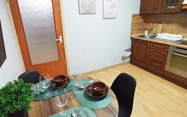 S 4 Razdelnymi Cpalnymi Mectami Flat