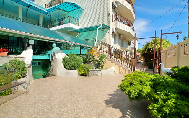 Tri Bogatyirya Guest House