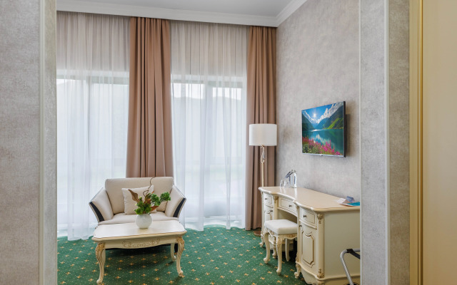 Отель Космос Ла Валли