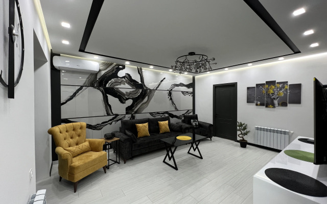 S Sovremennym Shikarnym Remontom Na Ulitse Zakyan Flat
