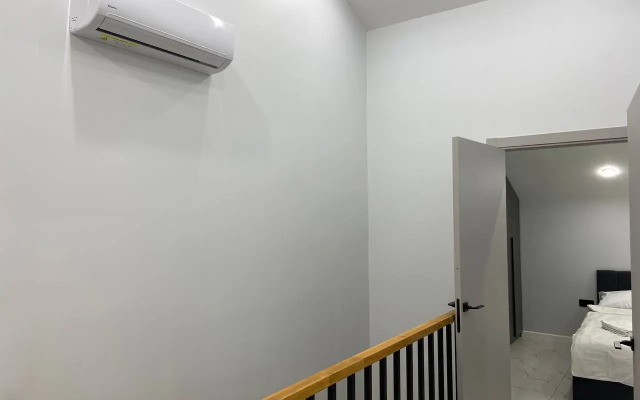 Частный дом Современный большой дом с баней