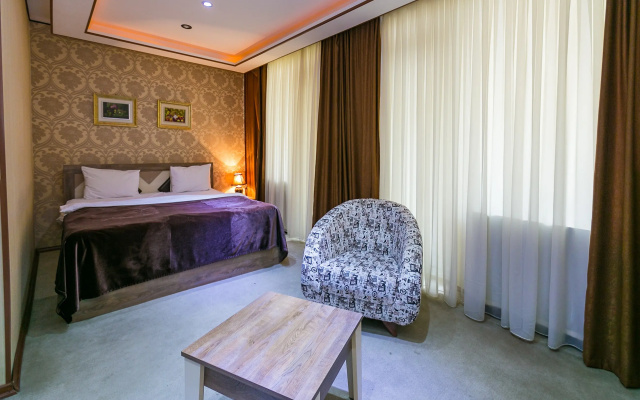 Amazon Hotel