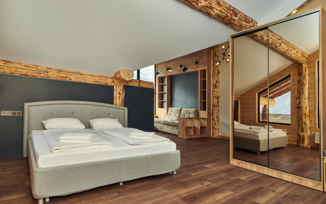 Kedr 760, 5 spalen, 12 gostej s Bassejnom i Banej Chalet