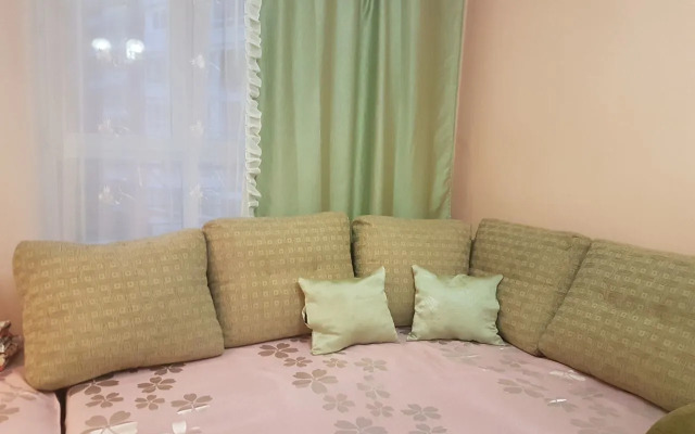 Po Ulitse Yamskaya Flat