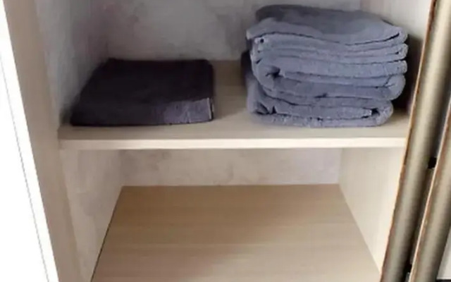 Квартира с квадратной подсветкой