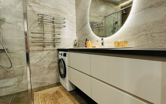 Komfort Klassa Ryadom S Morem Flat