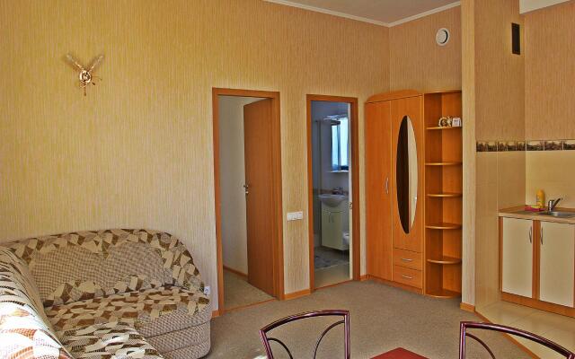 Na Kirova 96/3 Guest House