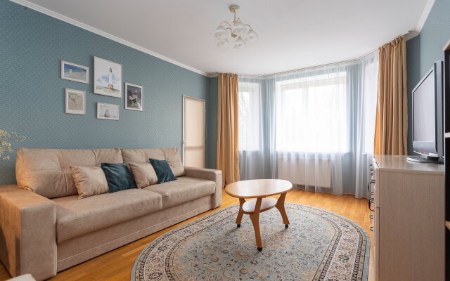 Квартира Двухкомнатная вид на Ботанический сад на 2 этаже