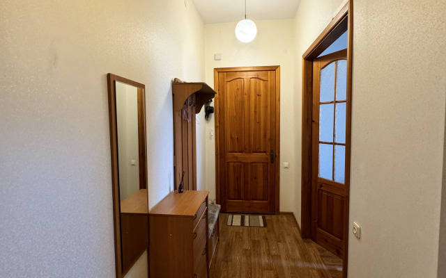 Na central'noj naberezhnoj Flat