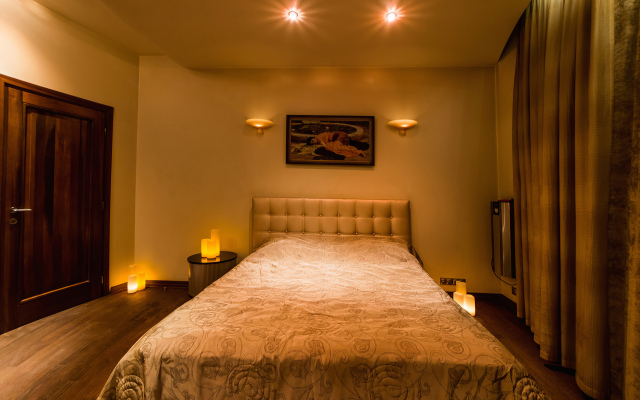 Holiday-In Guest house