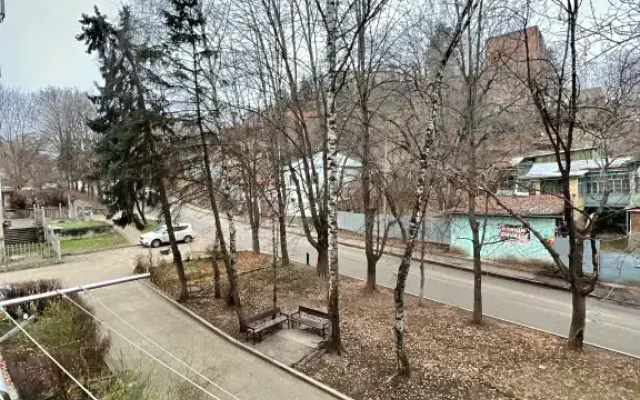Trekhkomnatnye v Tsentre Kislovodska Apartment