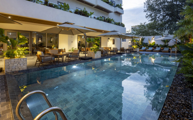 Отель Iconic Long Hai