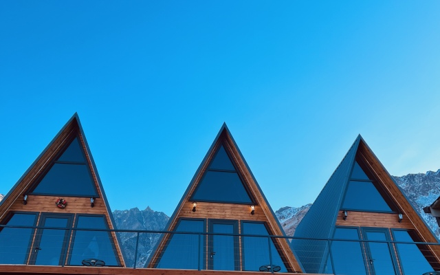 Pyramid Kazbegi Apartments