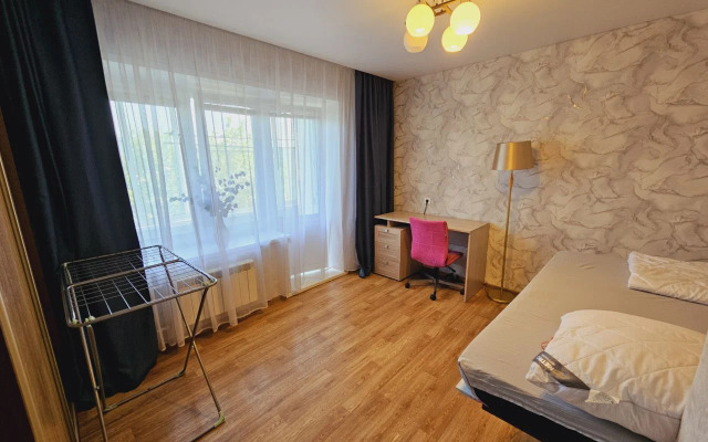 Uyutnaya s Ogromnoy Krovatyyu Flat