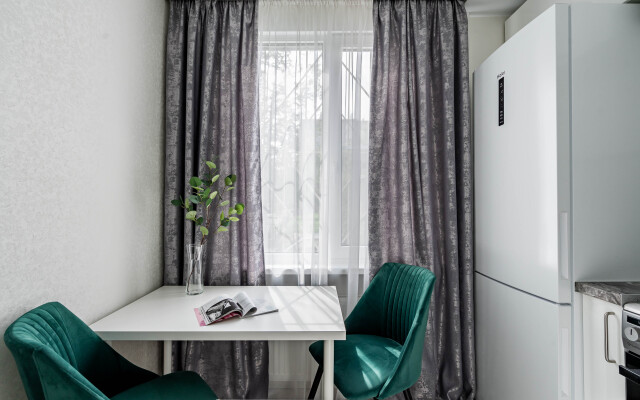 Light U Leninskogo Prospekta Satin Home Flat