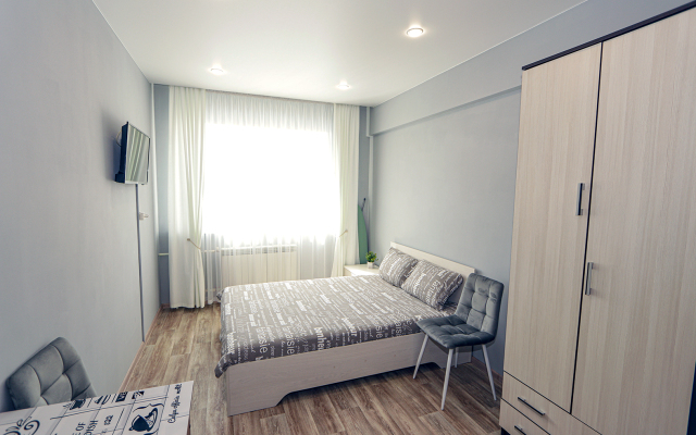 V Shelekhove 13 Flat