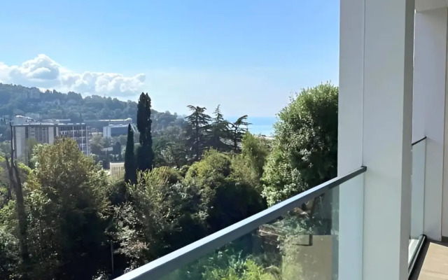 Квартира с отдельной спальней и просторным балконом