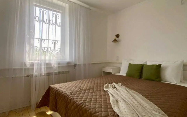 S Sadom I Basseynom Private house