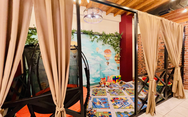 Istoriya Hotel