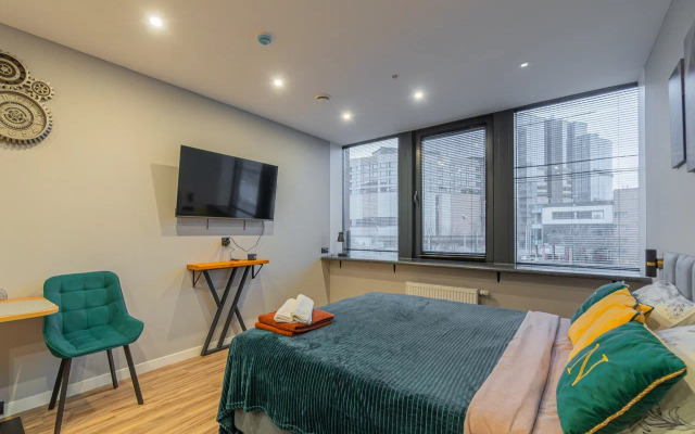 Апартаменты Смарт студии у метро и вокзала SalutApart 2W