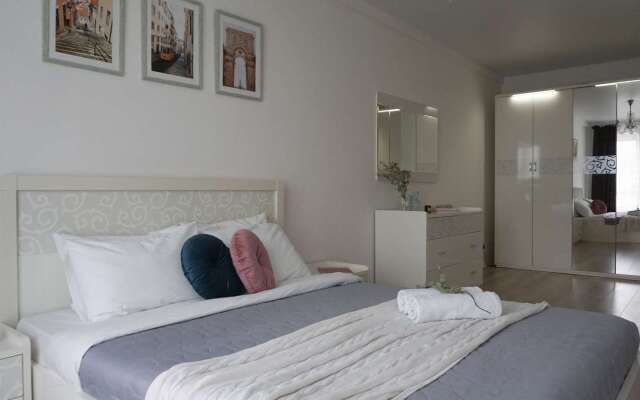 Апартаменты Happy House просторные 2-хкомнатные на Люблинской