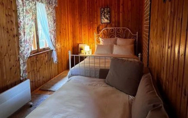 Частный дом четырехкомнатная дача, 95 м²