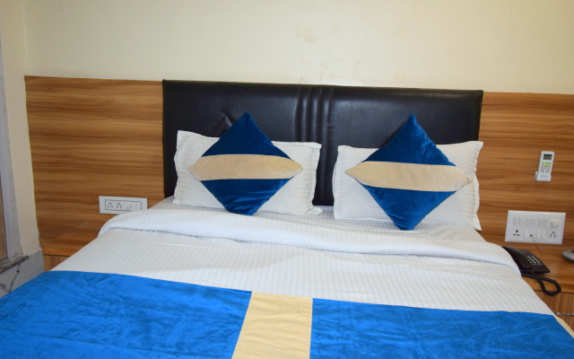 New Pathik Hotel