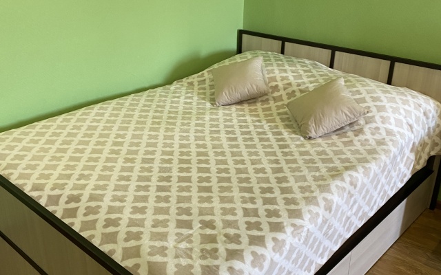 V Tsentre Na Pobede Revolyutsii Flat