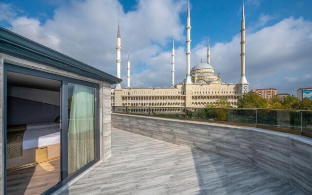 Luxury Airport Hotel by Zazzoni