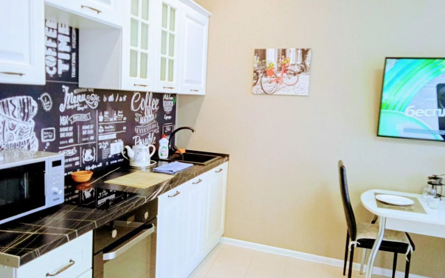 Prostornaya V 300 Metrakh Do Naberezhnoy Flat