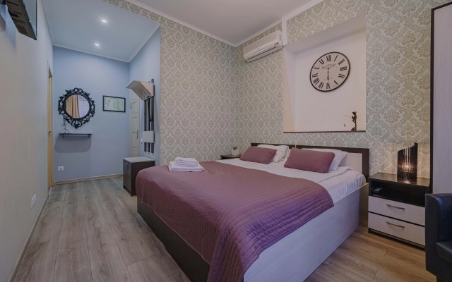 Отель Априори