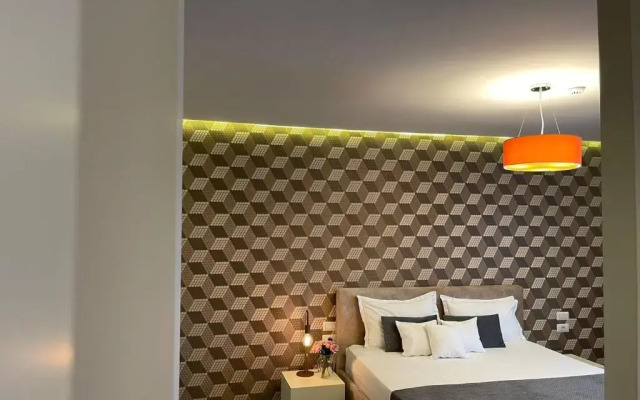 LIGHT Hotel