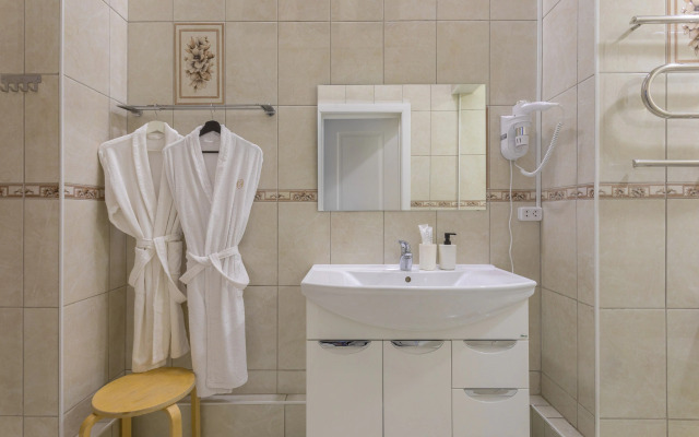 Aleksandr Hotel