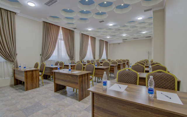 Shah Palace Hotel