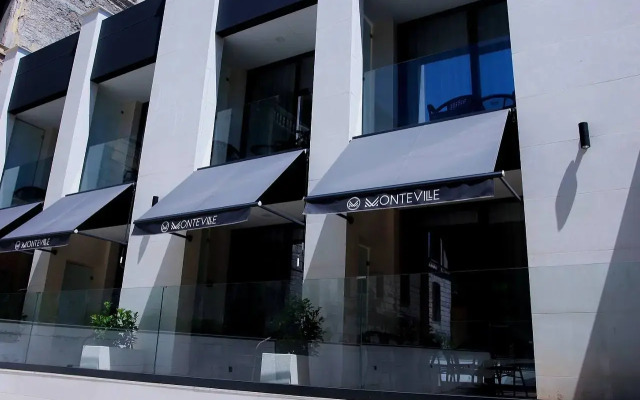 Apart 242 in Monteville Apartments