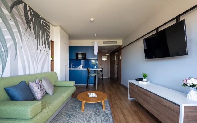V otele s vidom na more. Kosmos 522 Apartments