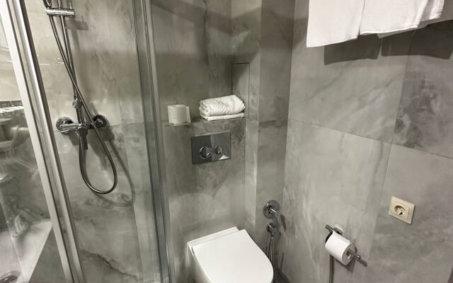 Uyutnye s Terrasoy Apartments